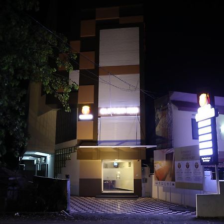 Puthens Clifton Inn Kottayam Dış mekan fotoğraf